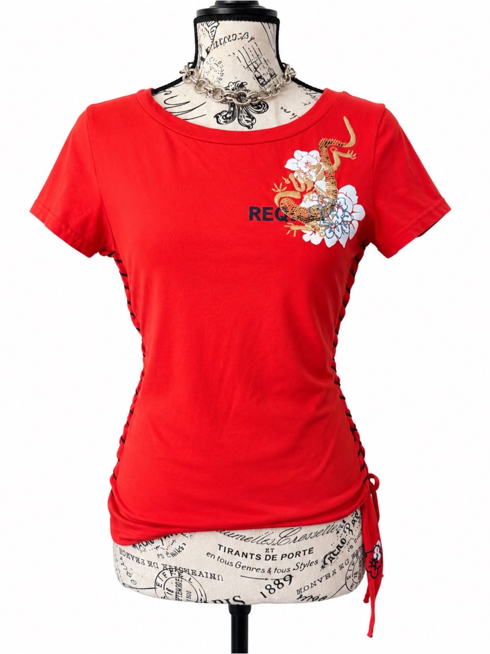 Red Short-Sleeve Women’s Tee with Embroidered Dragon Detail